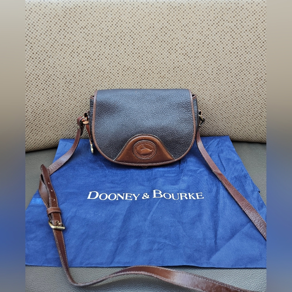 Dooney and bourke vintage crossbody